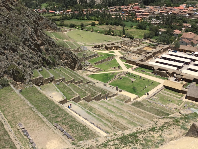Ойянтайтамбо (Ollantaytambo)  - останки древнего города на подходе к Мачу Пичу